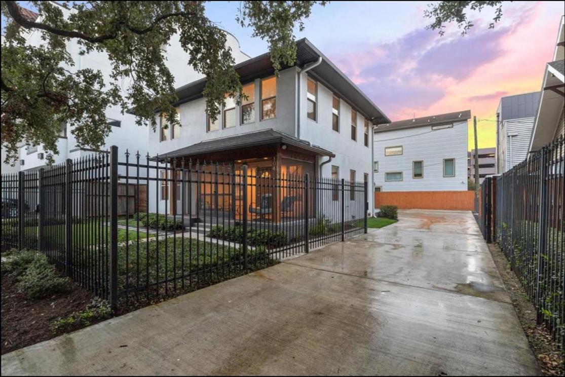 Mycrib Houston Hostel Extérieur photo
